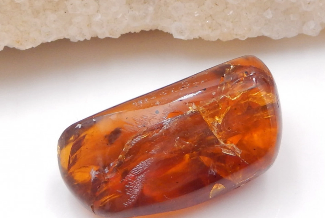 琥珀價格影響因素