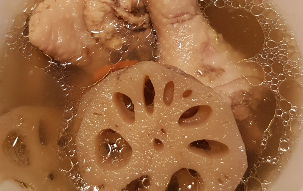 蓮藕蒜頭雞湯食譜