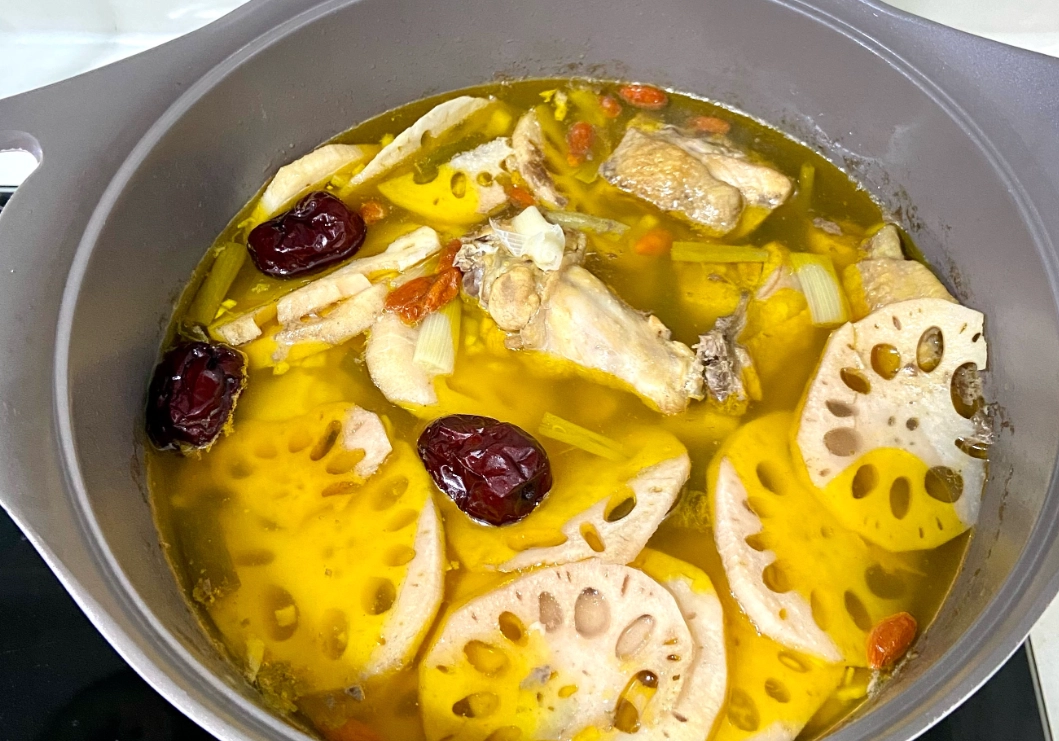 蓮藕蒜頭雞湯功效