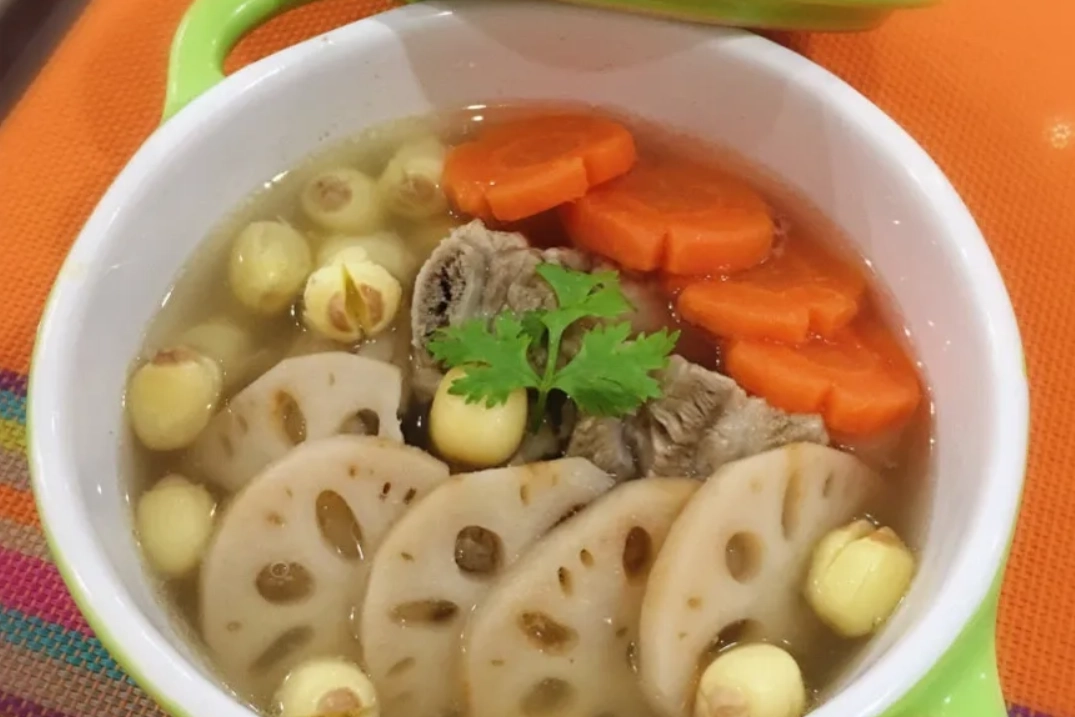 蓮藕蓮子雞湯 功效